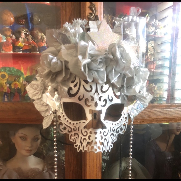 Mask - Picture 2 of 8